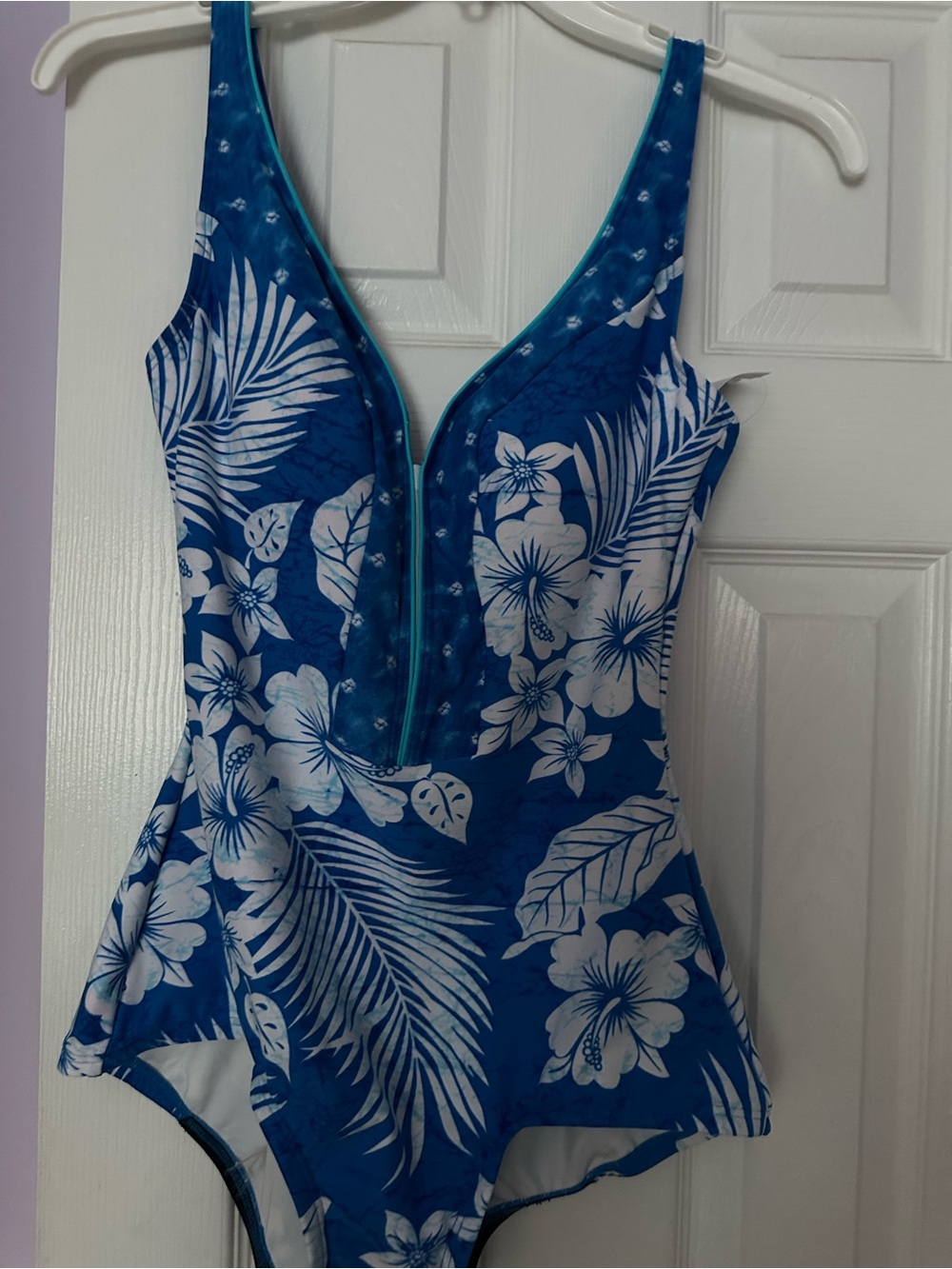 Swimsuit - Picture 2 of 6